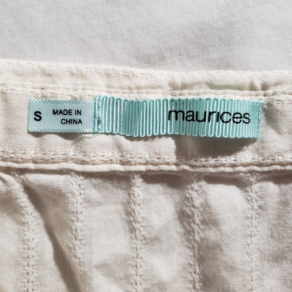 *Maurices* White cotton button up top, small - Picture 8 of 10